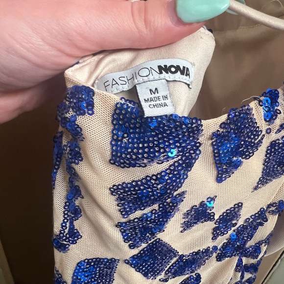 Formal dress - Picture 3 of 4